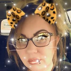 Meet your Posher, Corinne